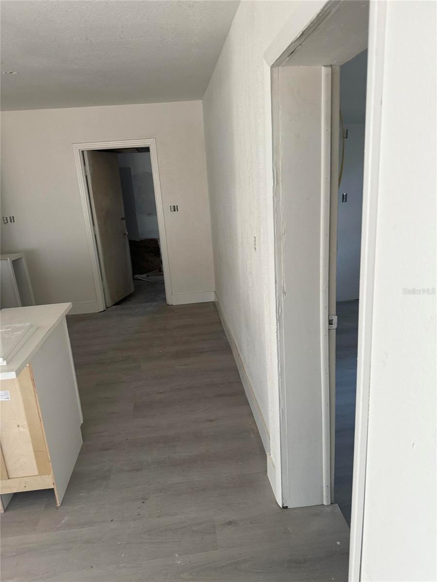 Image 15 of 51 For 4901 Hanna Avenue