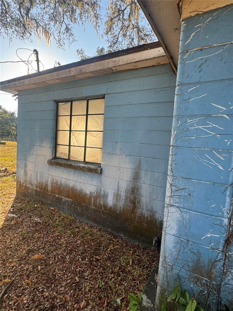 Image 18 of 51 For 4901 Hanna Avenue