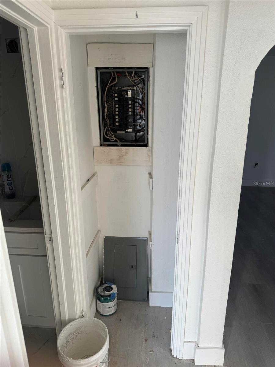 Image 25 of 51 For 4901 Hanna Avenue