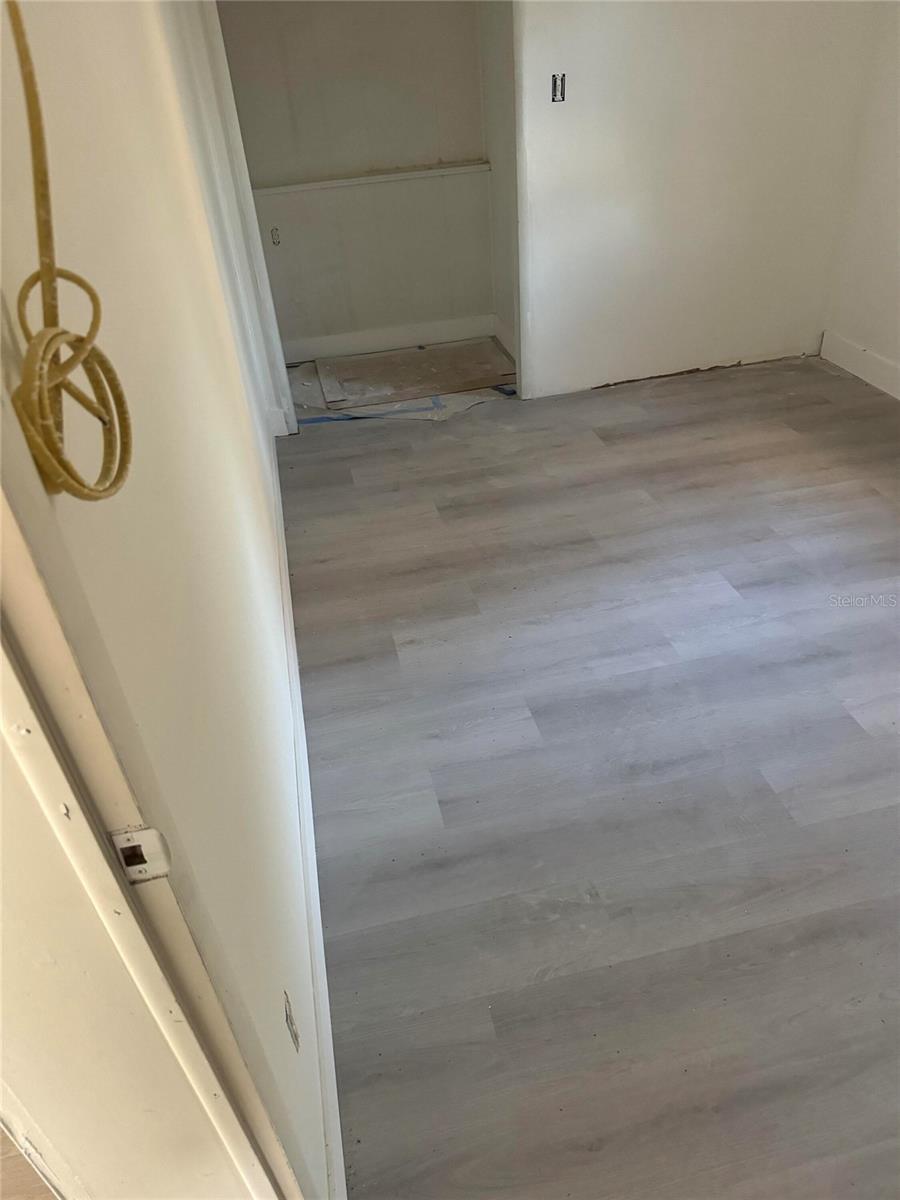 Image 29 of 51 For 4901 Hanna Avenue