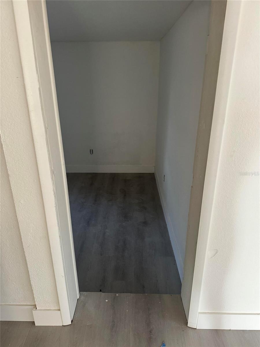 Image 3 of 51 For 4901 Hanna Avenue