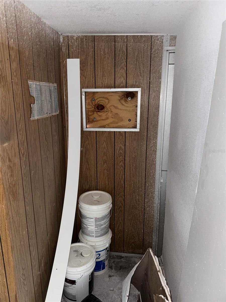 Image 37 of 51 For 4901 Hanna Avenue