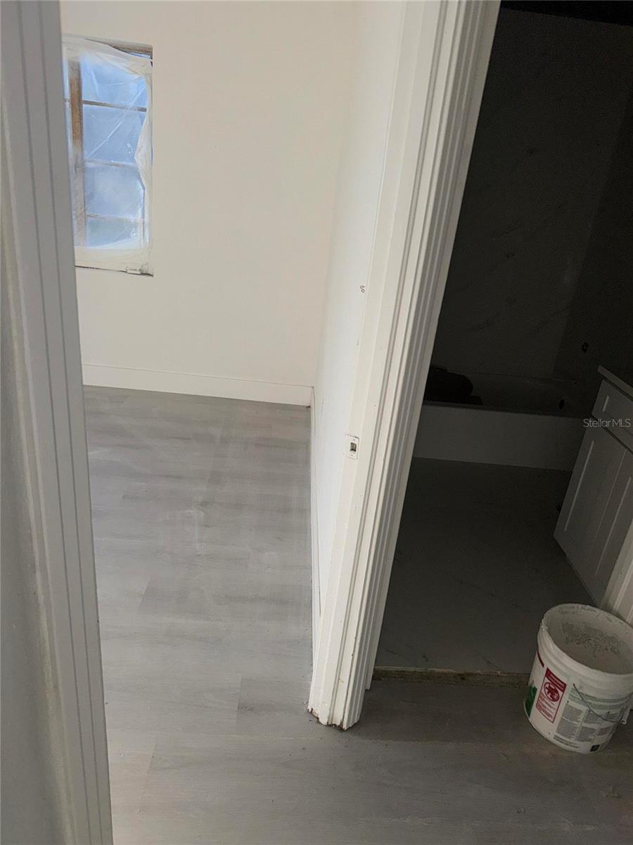 Image 42 of 51 For 4901 Hanna Avenue