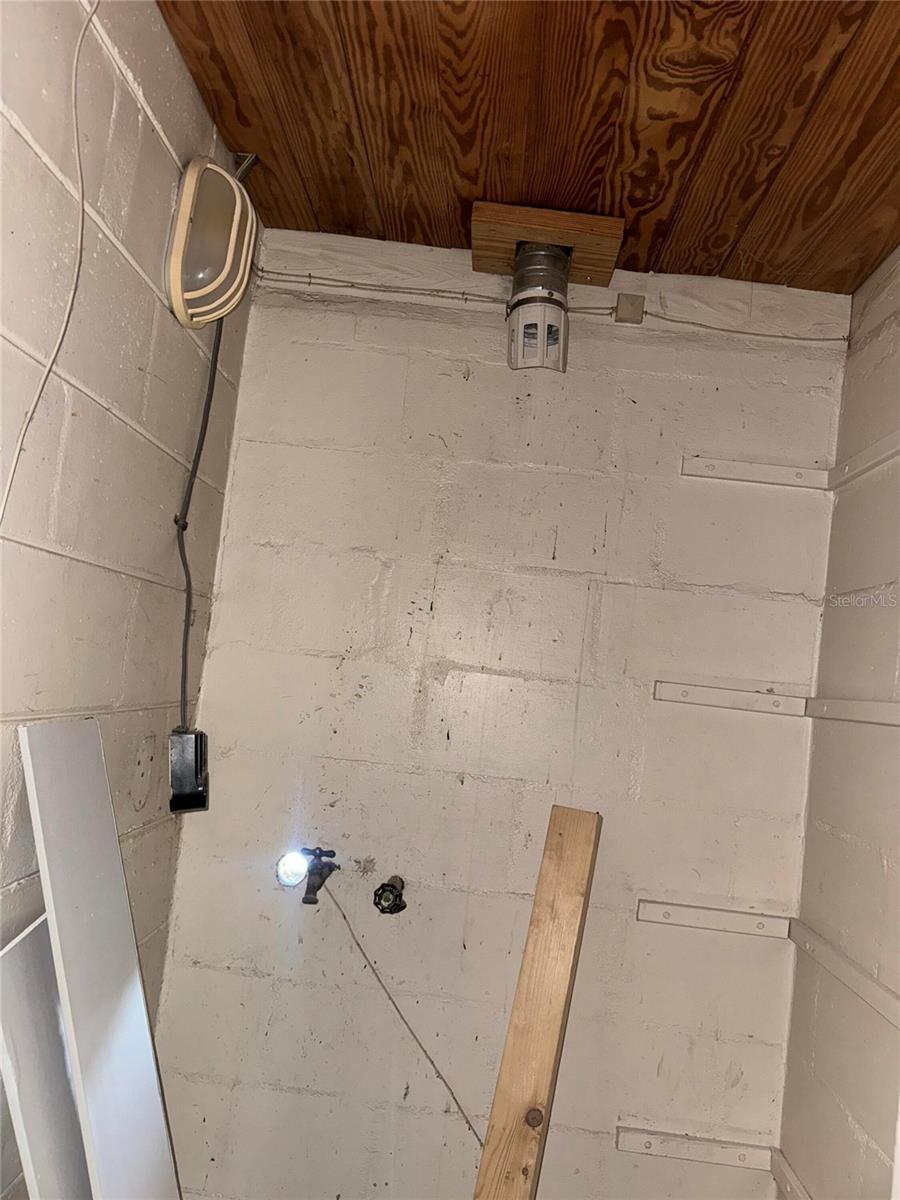 Image 47 of 51 For 4901 Hanna Avenue