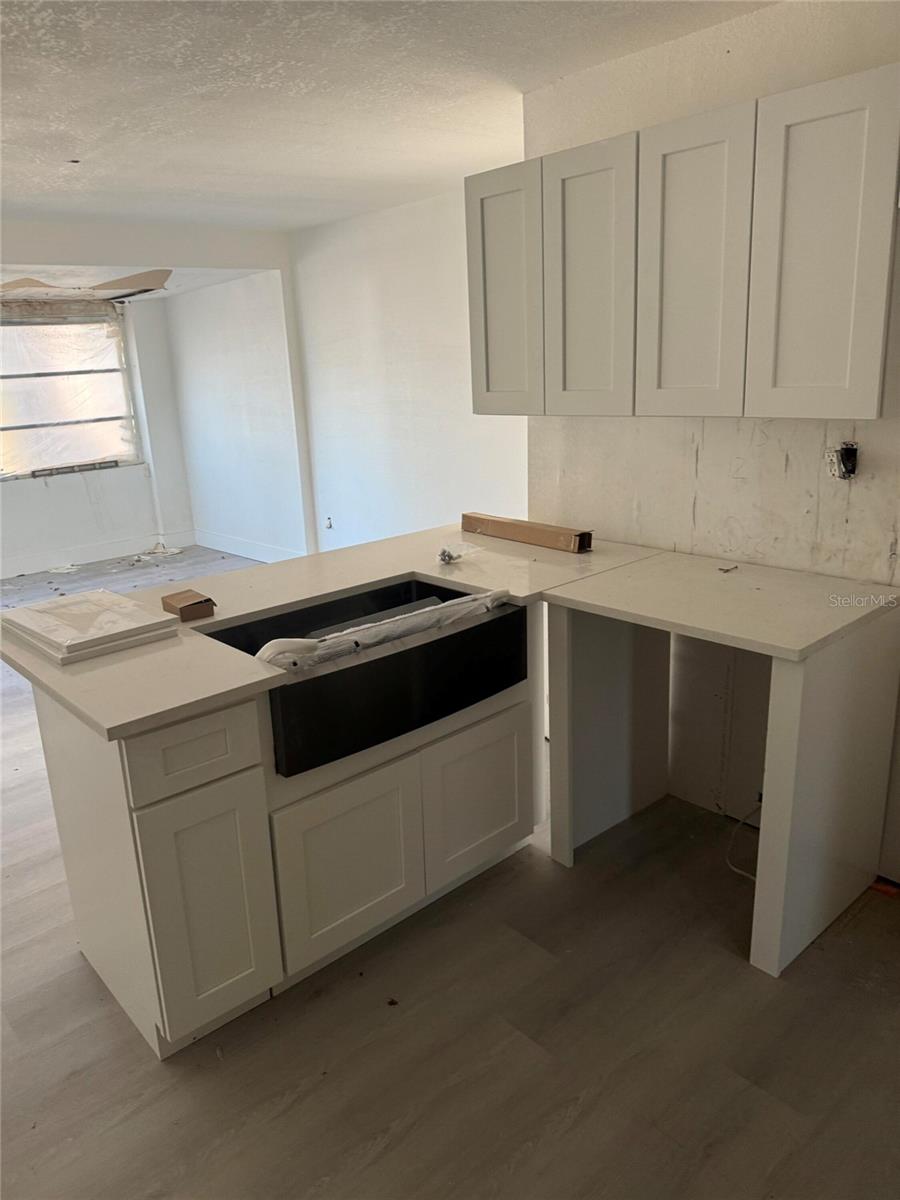 Image 6 of 51 For 4901 Hanna Avenue