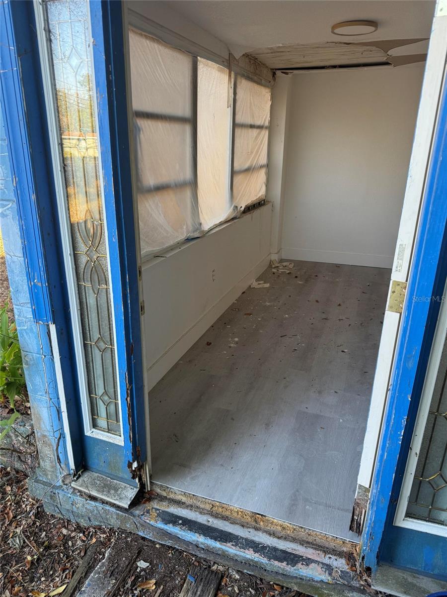 Image 7 of 51 For 4901 Hanna Avenue