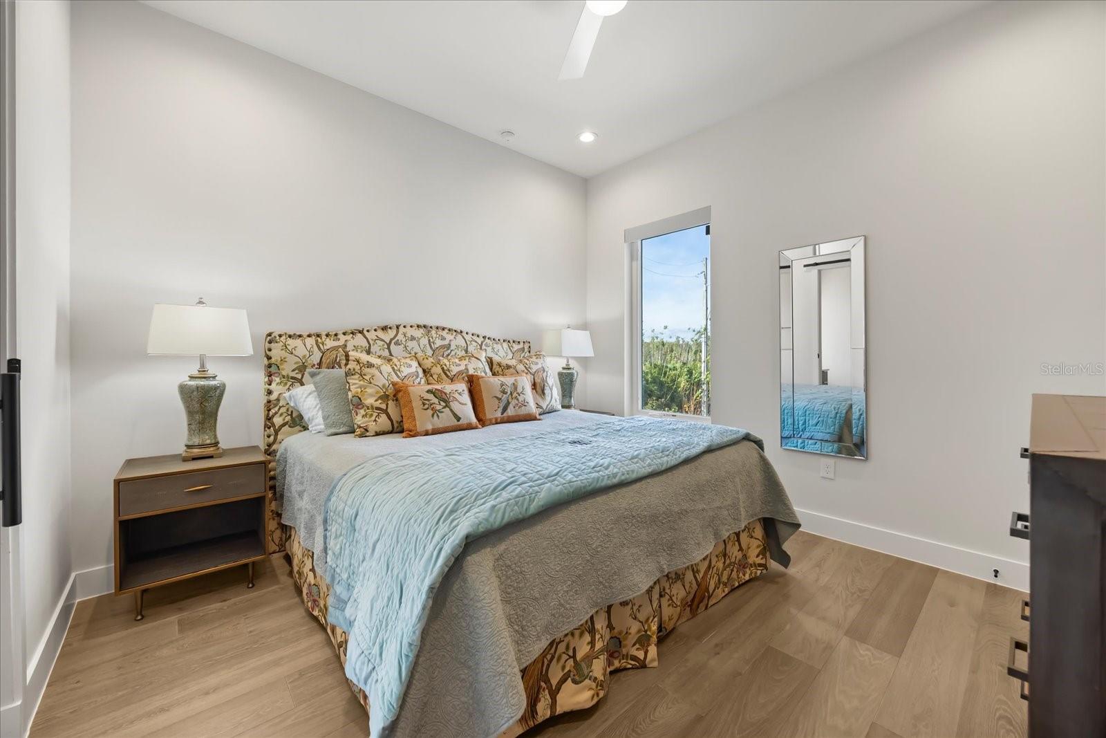 Image 20 of 32 For 1929 Lakemont Avenue