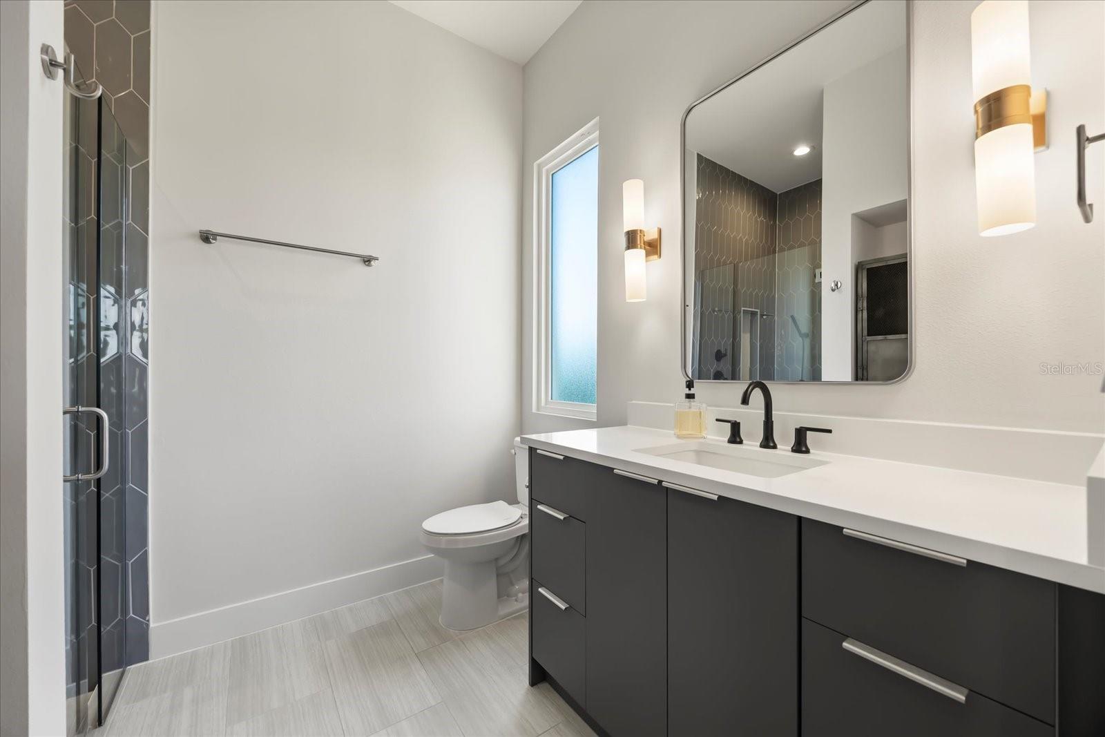 Image 23 of 32 For 1929 Lakemont Avenue