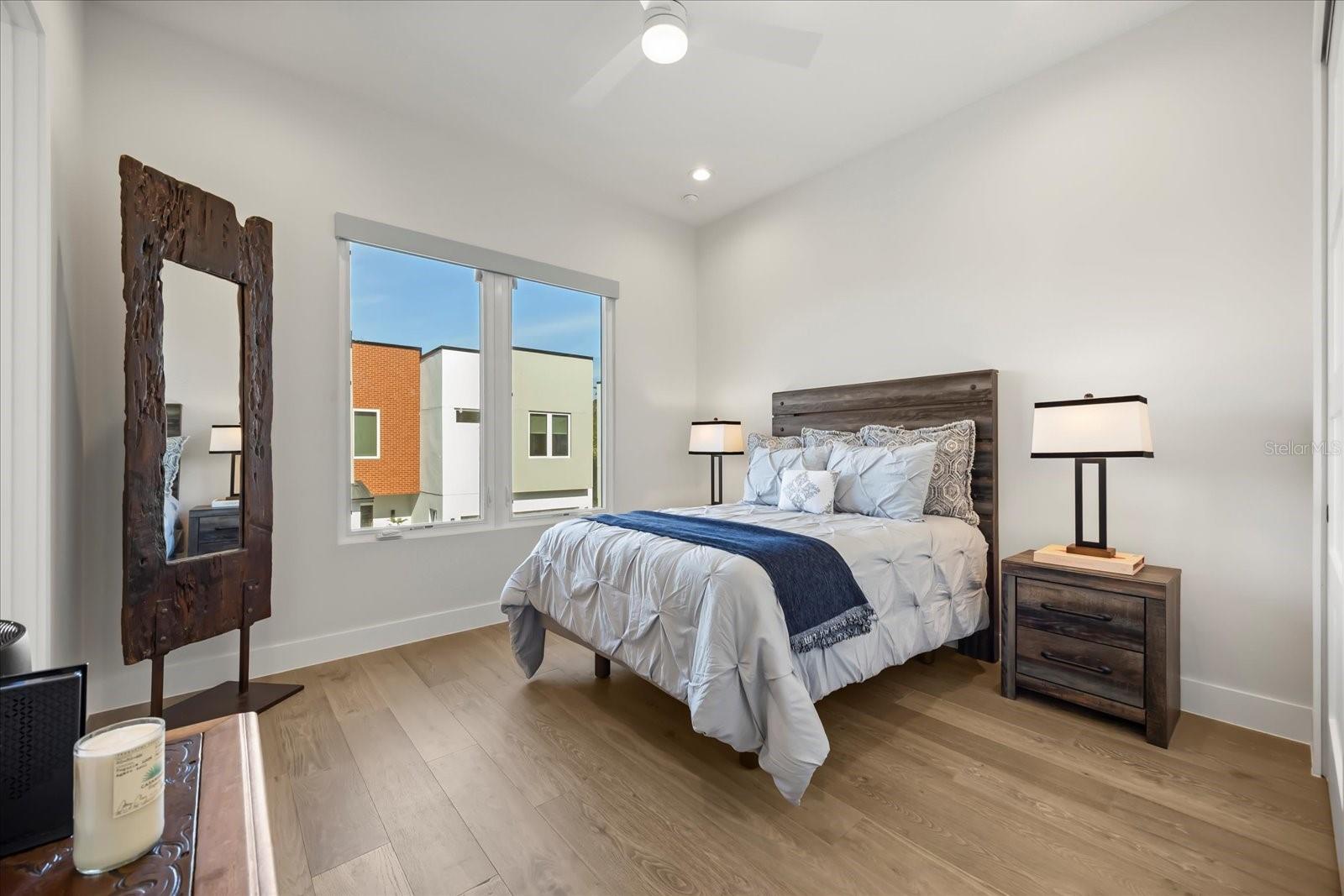 Image 24 of 32 For 1929 Lakemont Avenue