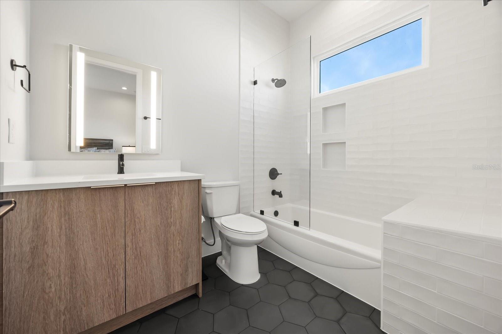 Image 25 of 32 For 1929 Lakemont Avenue