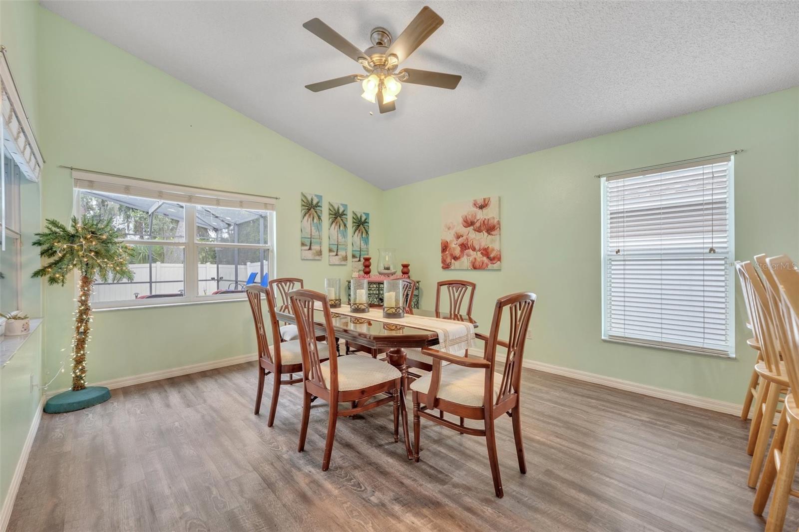 Image 15 of 39 For 286 Tavestock Loop