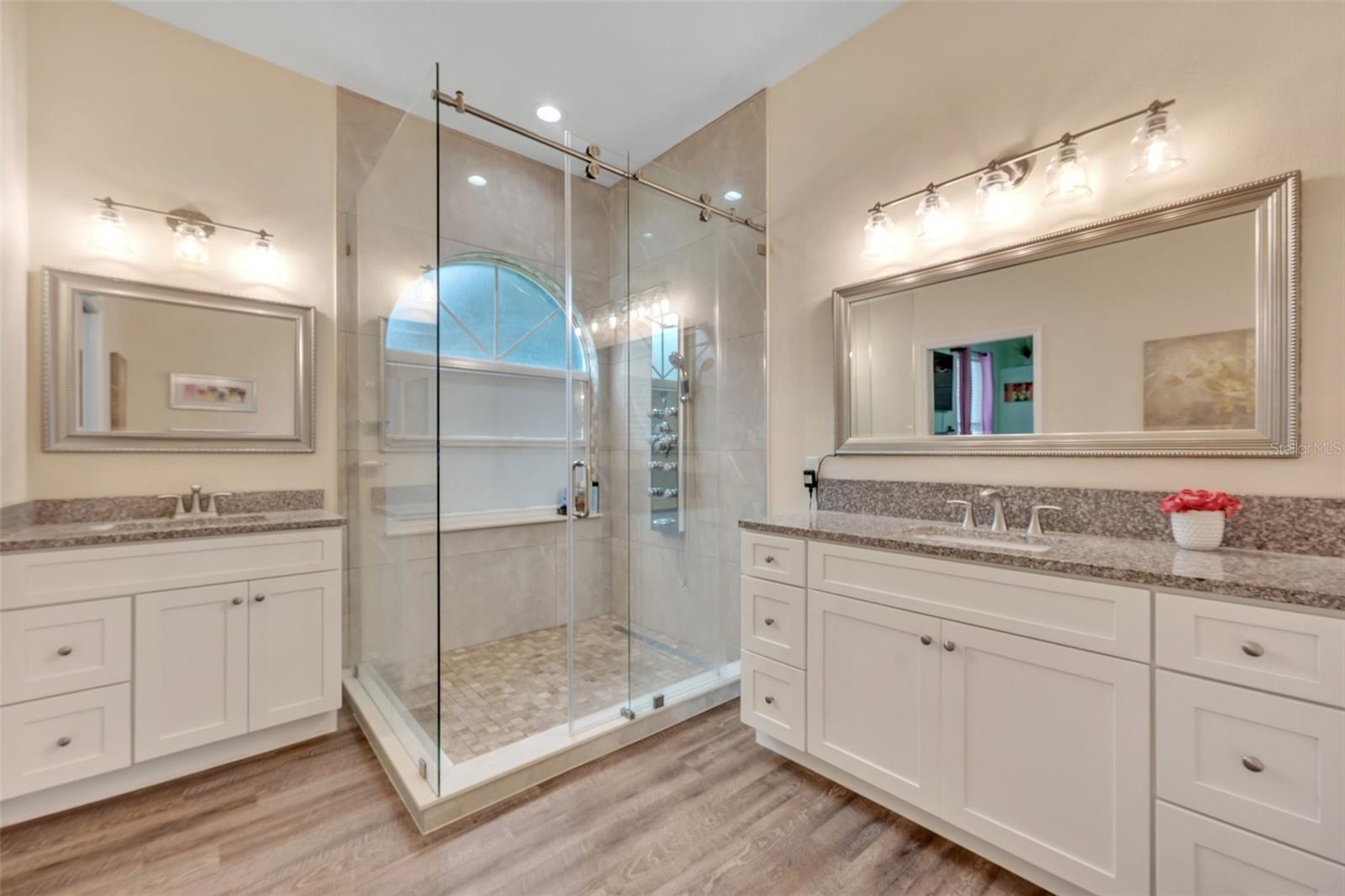 Image 21 of 39 For 286 Tavestock Loop