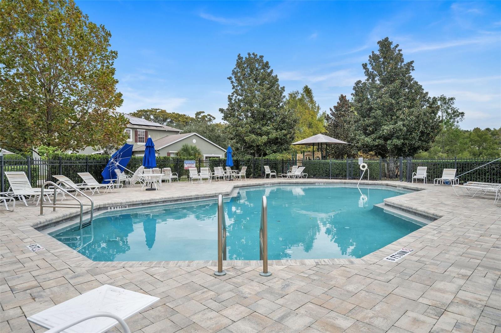 Image 34 of 39 For 286 Tavestock Loop