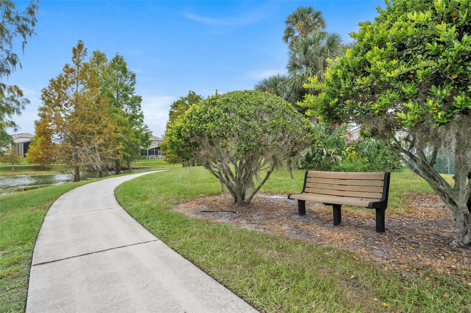 Image 37 of 39 For 286 Tavestock Loop