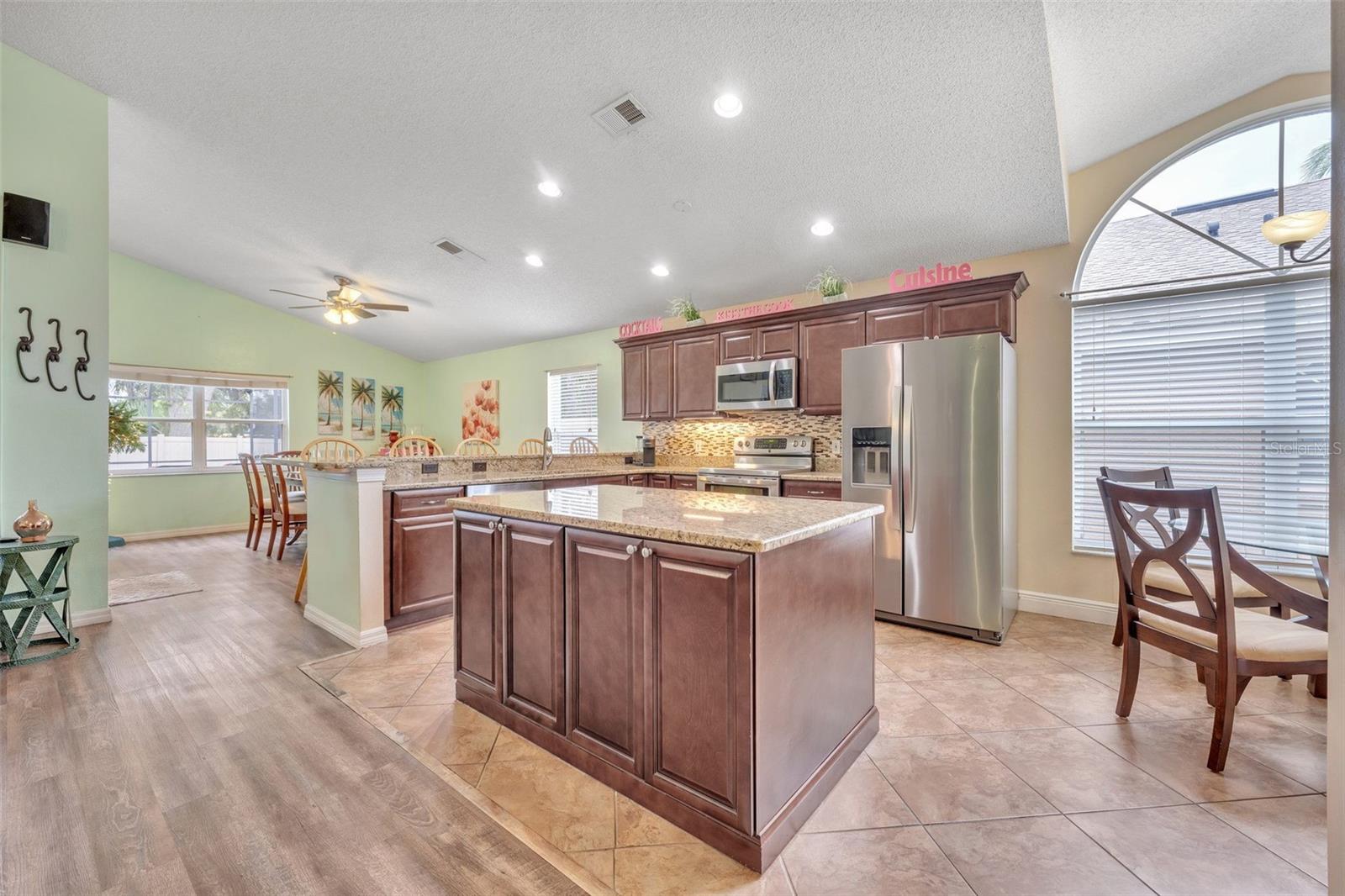 Image 5 of 39 For 286 Tavestock Loop