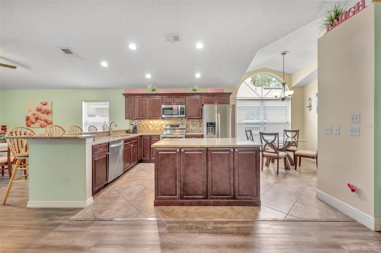 Image 6 of 39 For 286 Tavestock Loop