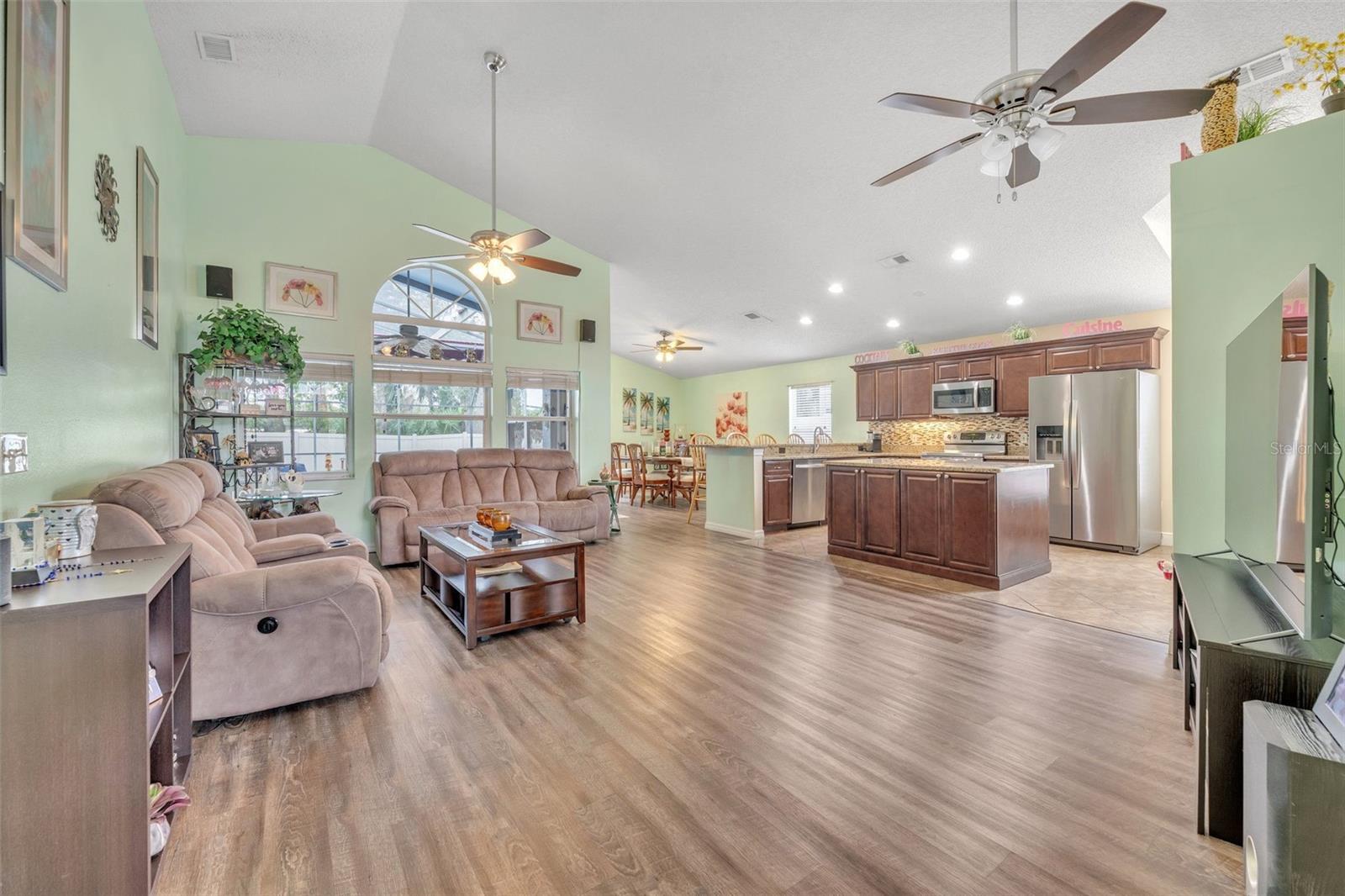 Image 7 of 39 For 286 Tavestock Loop