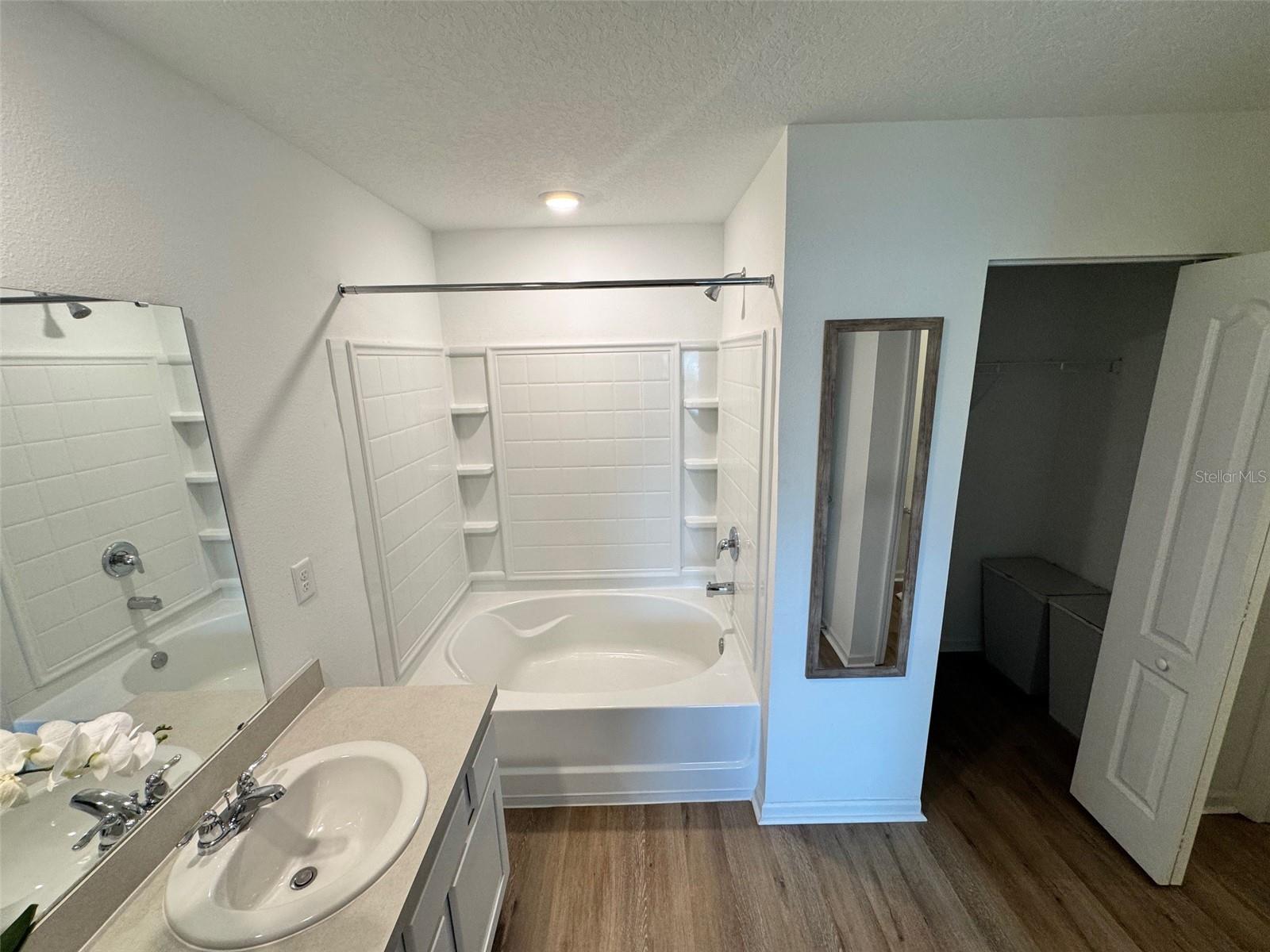 Image 8 of 9 For 5435 Hollow Birch Drive