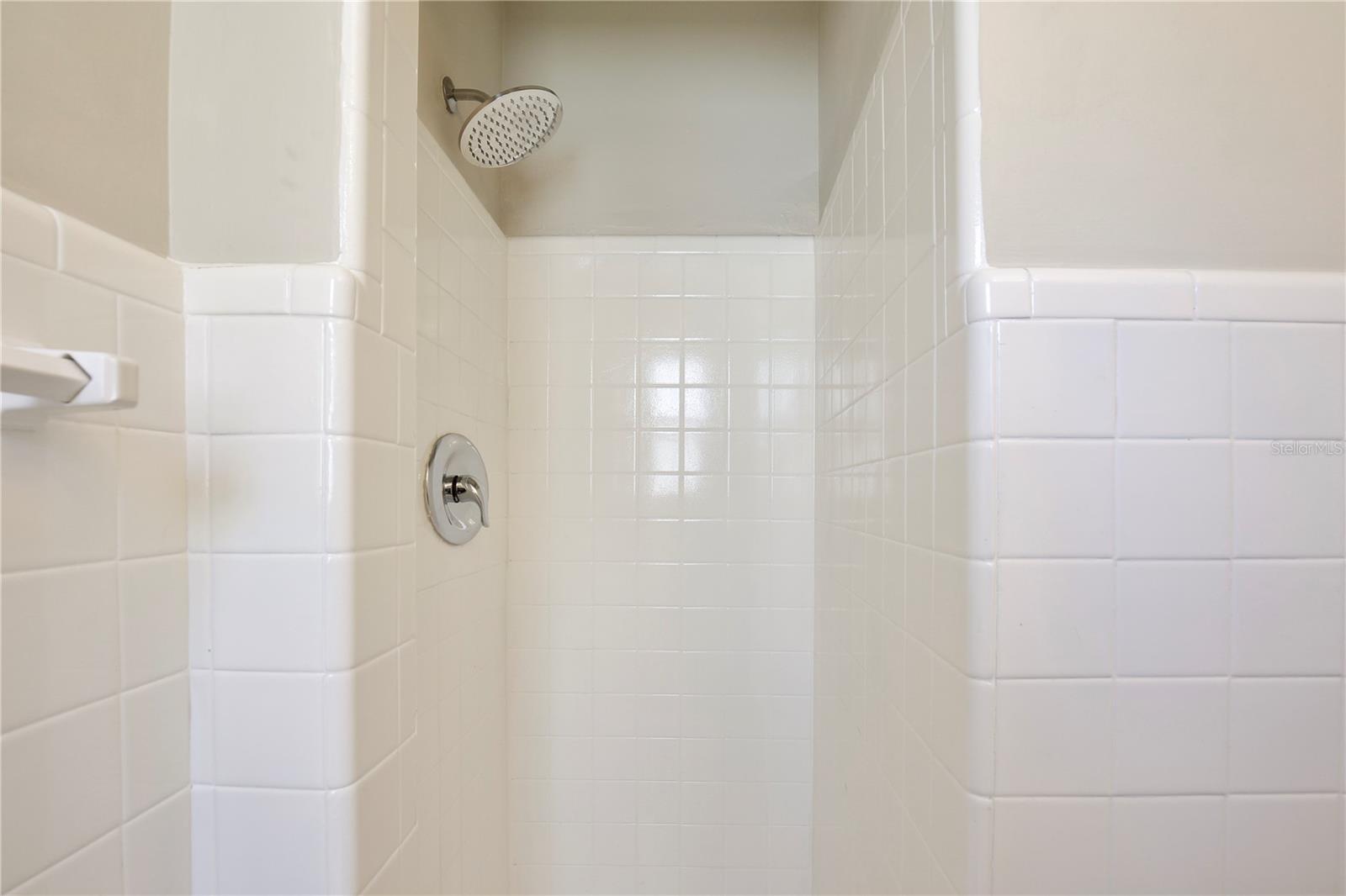 Image 17 of 52 For 427 Sunglow Court