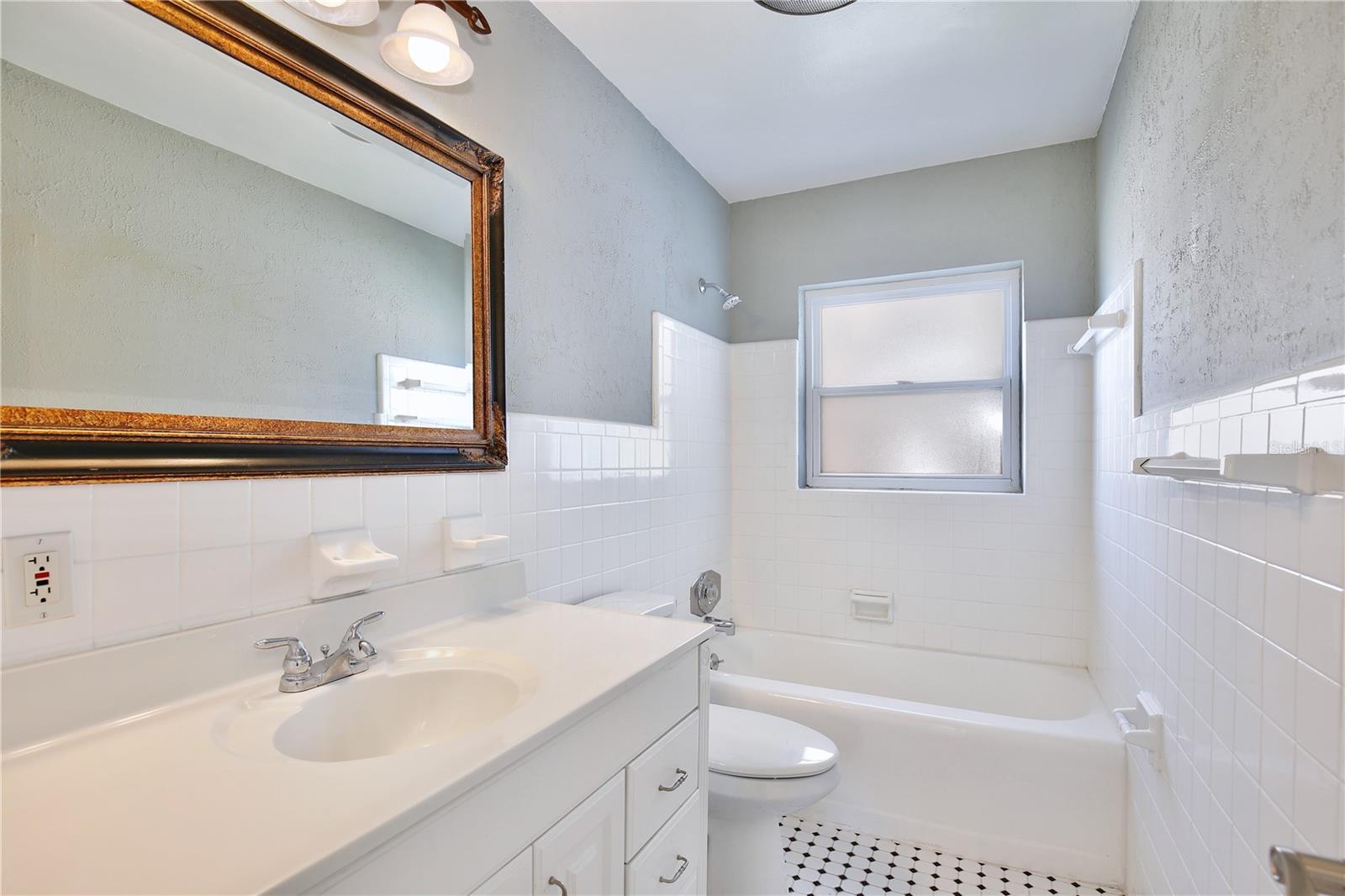 Image 20 of 52 For 427 Sunglow Court