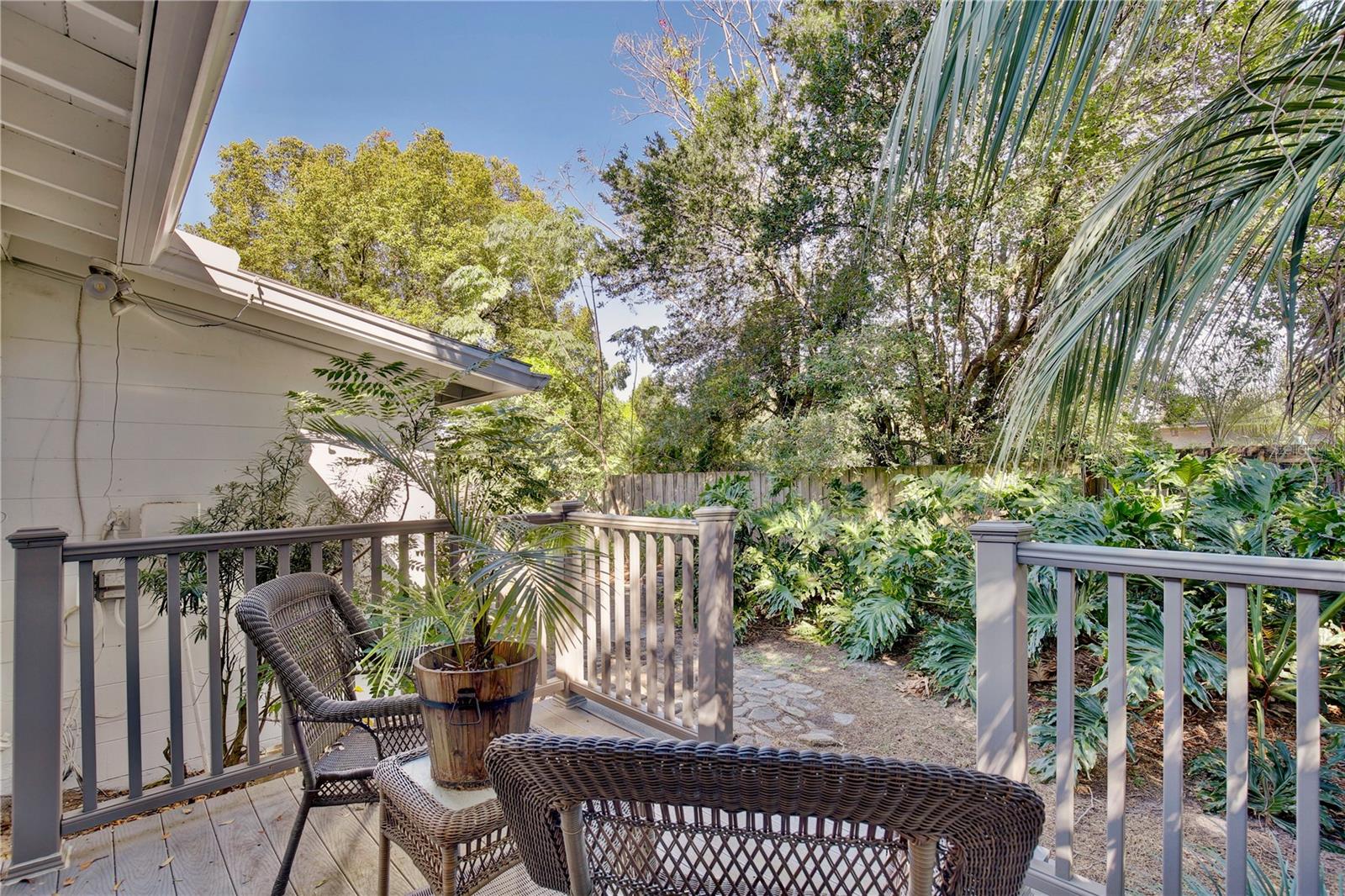 Image 23 of 52 For 427 Sunglow Court