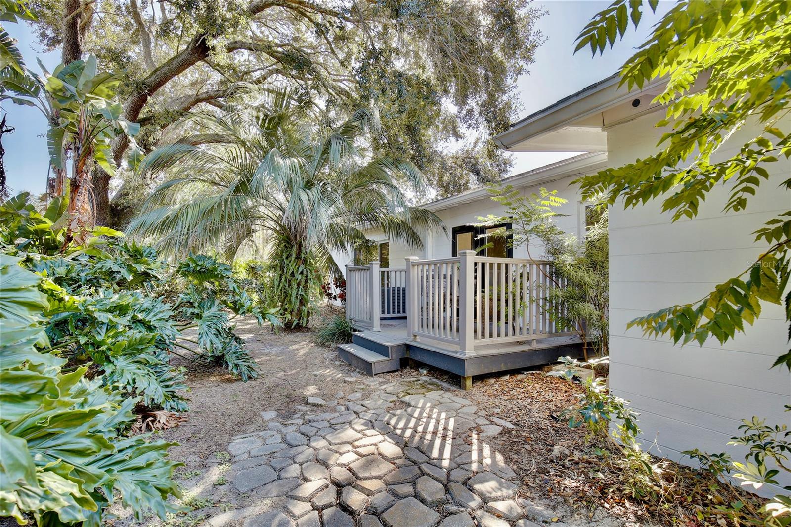 Image 26 of 52 For 427 Sunglow Court