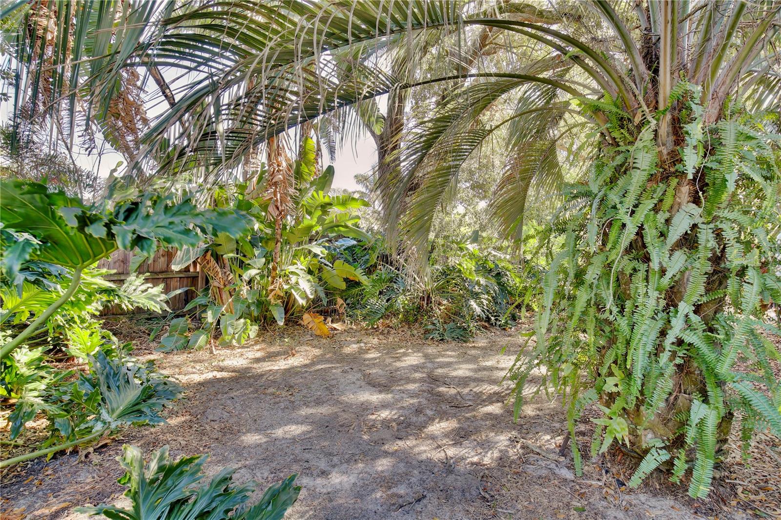 Image 29 of 52 For 427 Sunglow Court