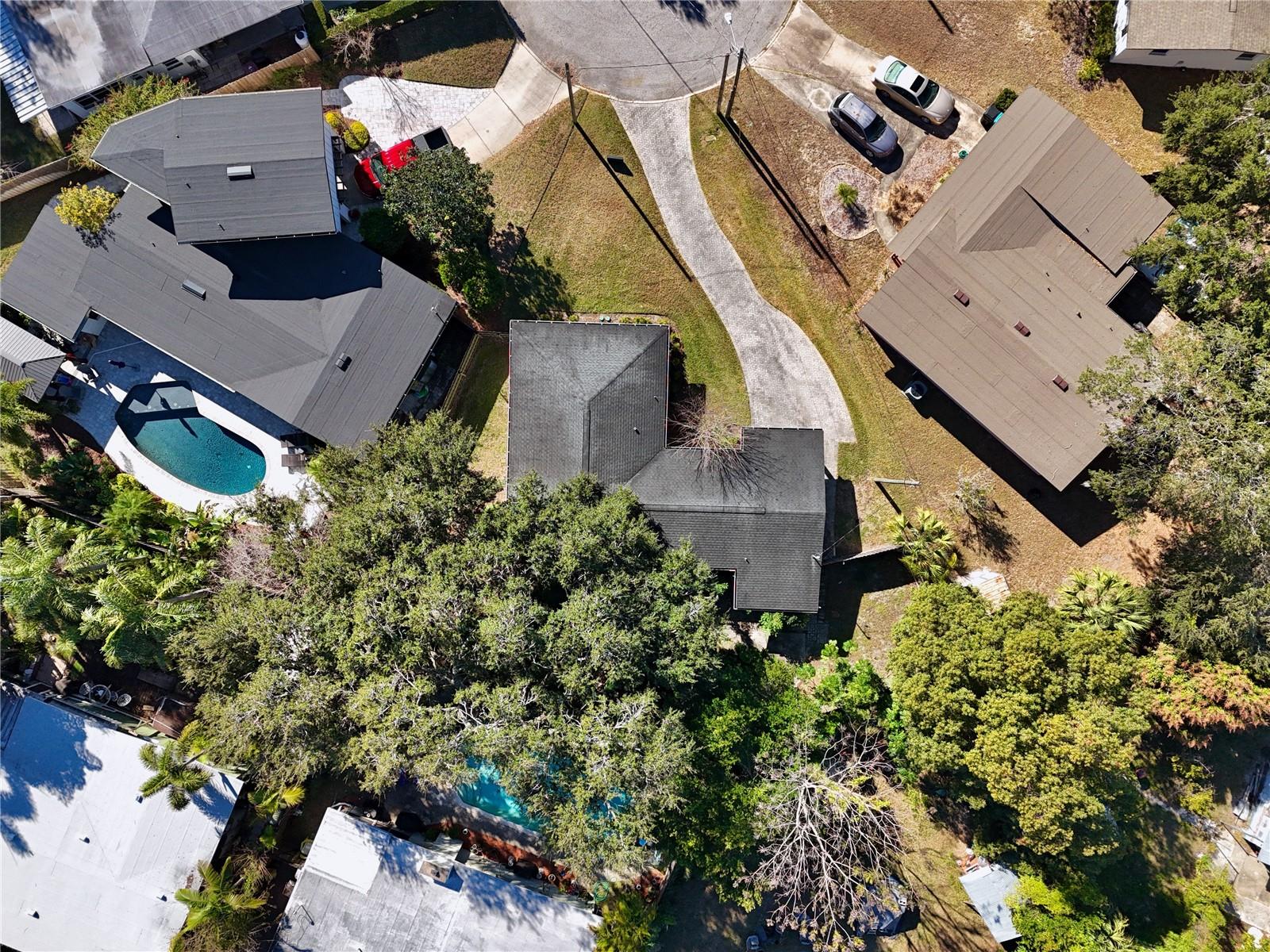 Image 38 of 52 For 427 Sunglow Court