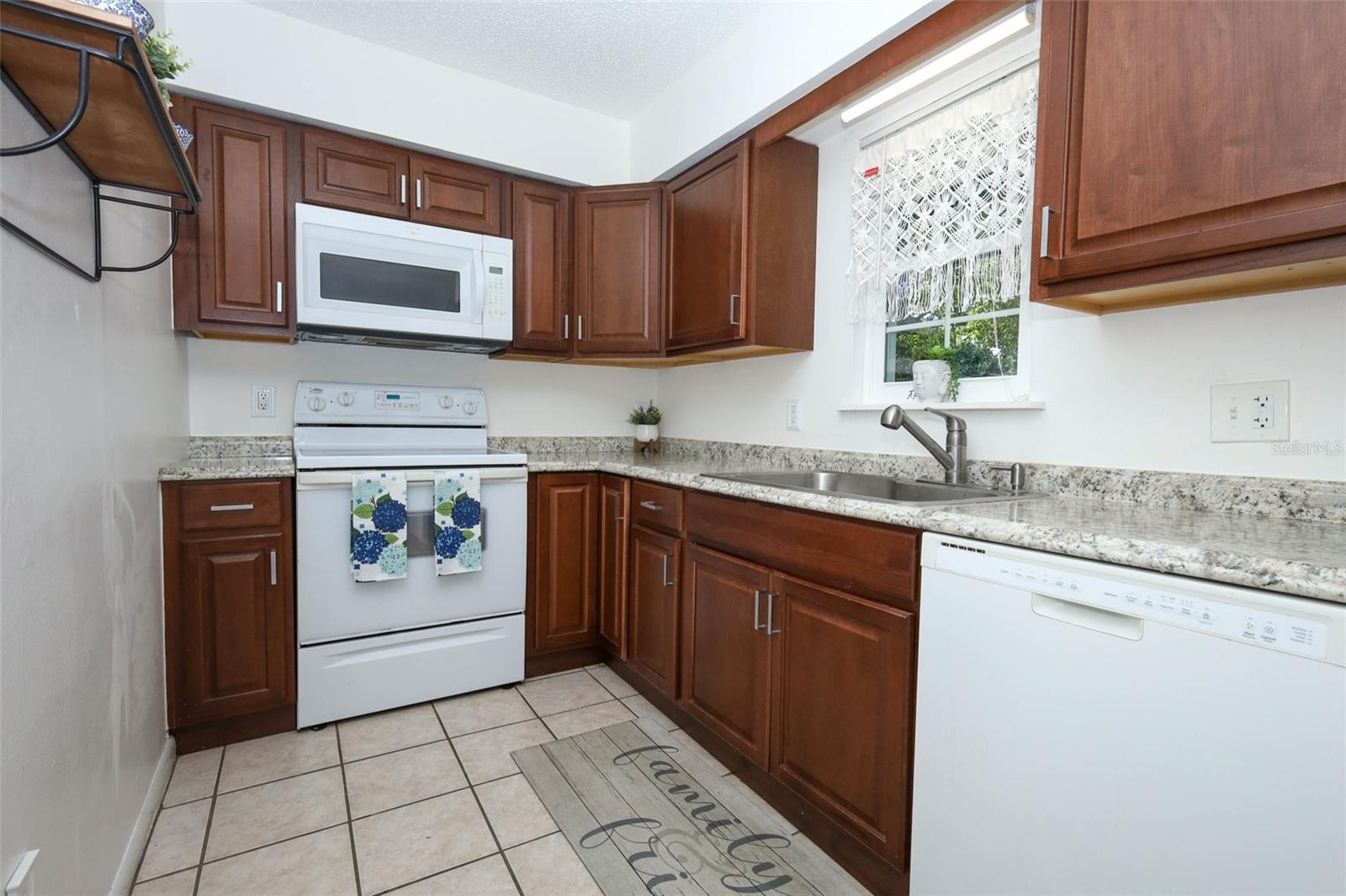 Image 11 of 47 For 1040 Dennis Avenue