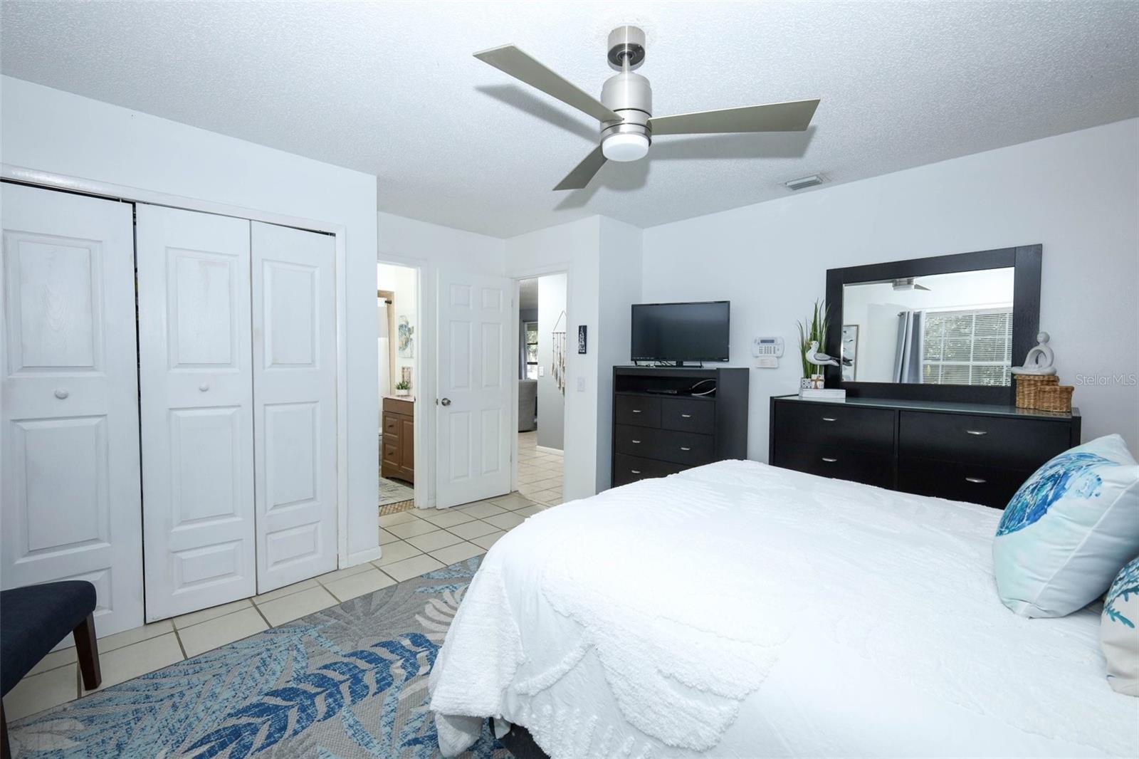 Image 14 of 47 For 1040 Dennis Avenue