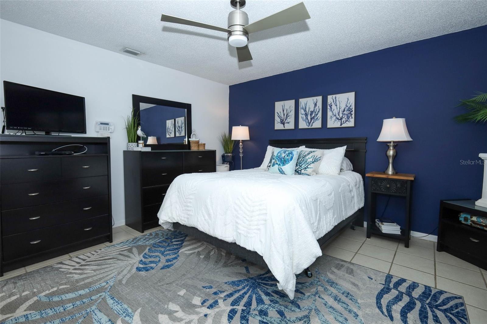 Image 15 of 47 For 1040 Dennis Avenue