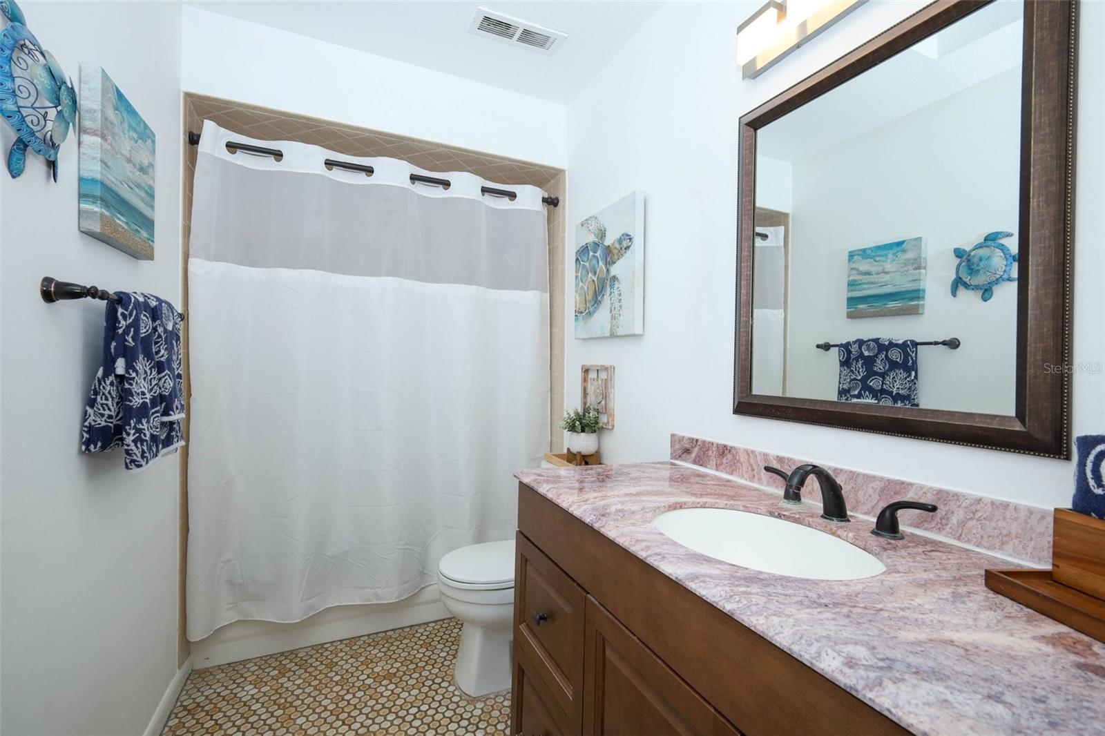 Image 17 of 47 For 1040 Dennis Avenue