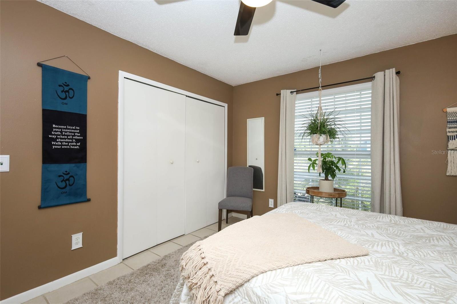 Image 21 of 47 For 1040 Dennis Avenue