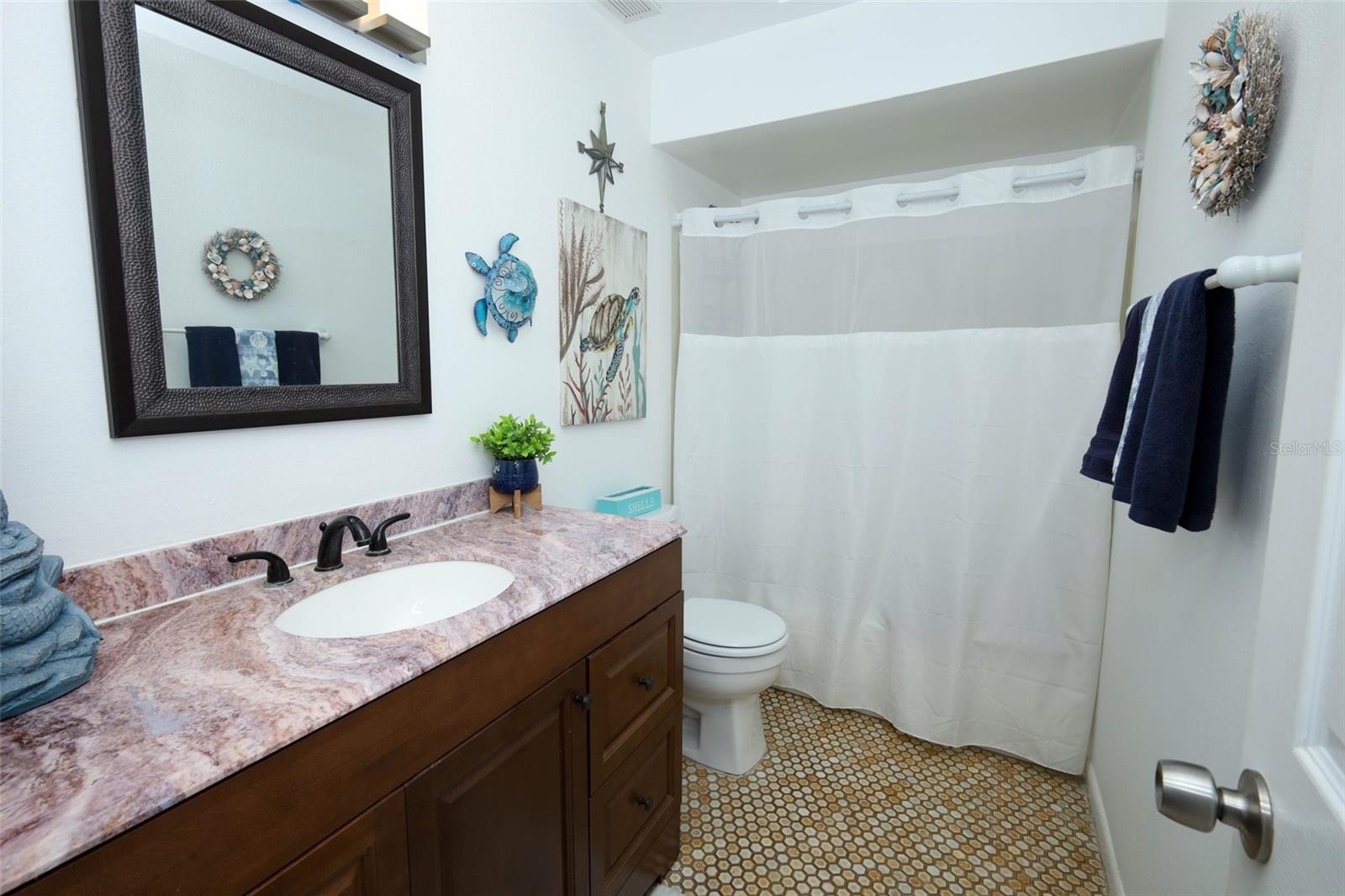 Image 22 of 47 For 1040 Dennis Avenue