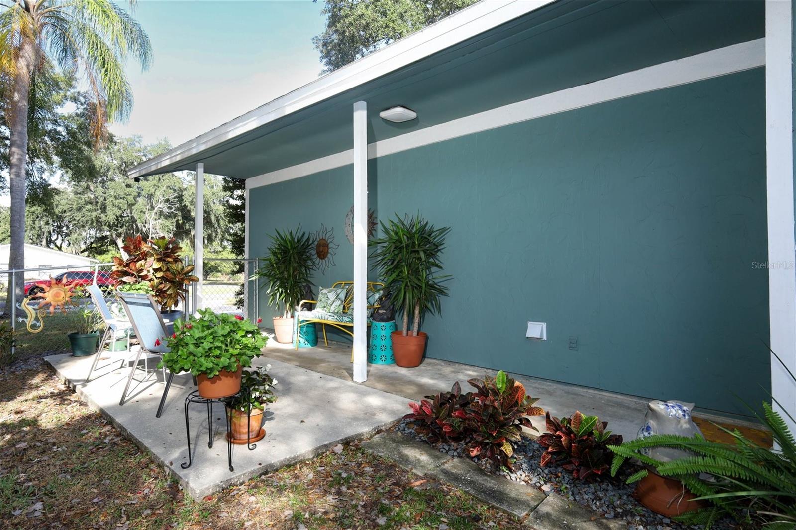 Image 23 of 47 For 1040 Dennis Avenue