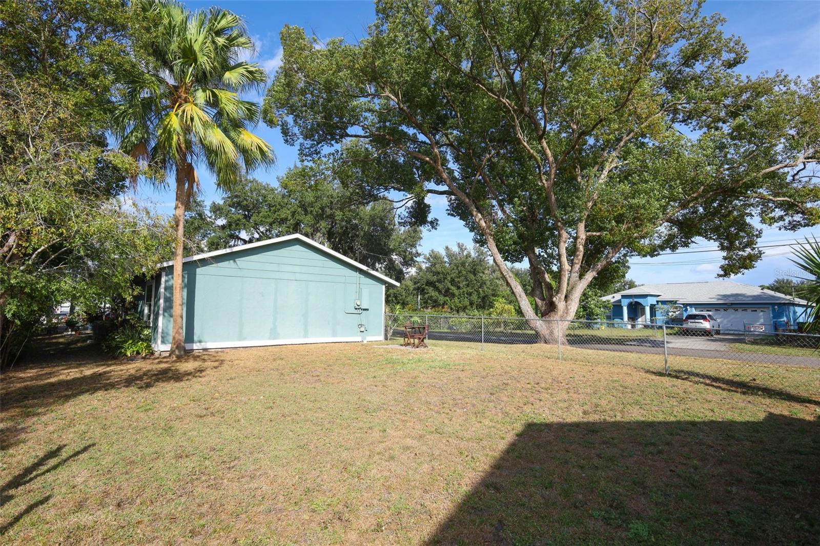 Image 26 of 47 For 1040 Dennis Avenue