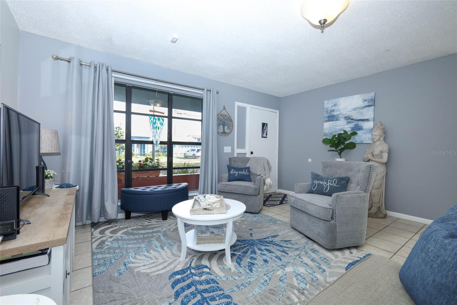 Image 5 of 47 For 1040 Dennis Avenue