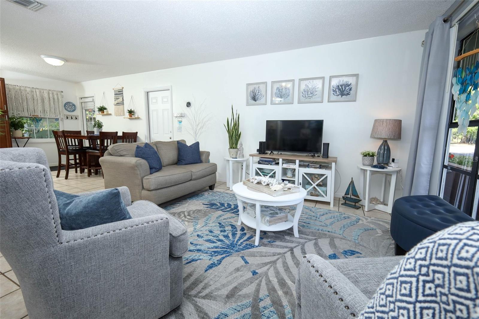 Image 7 of 47 For 1040 Dennis Avenue