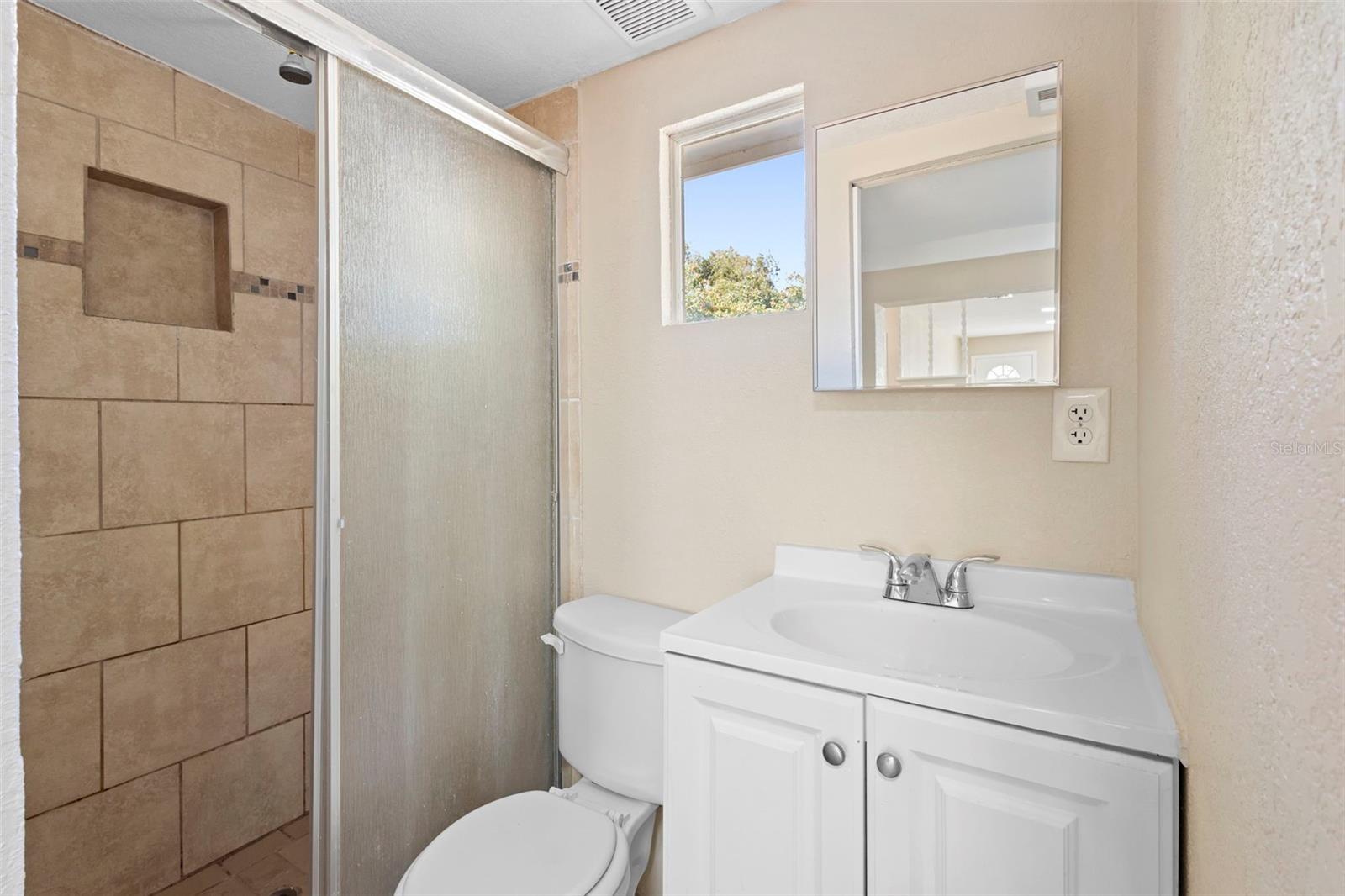 Image 15 of 39 For 7237 Willowwood Street