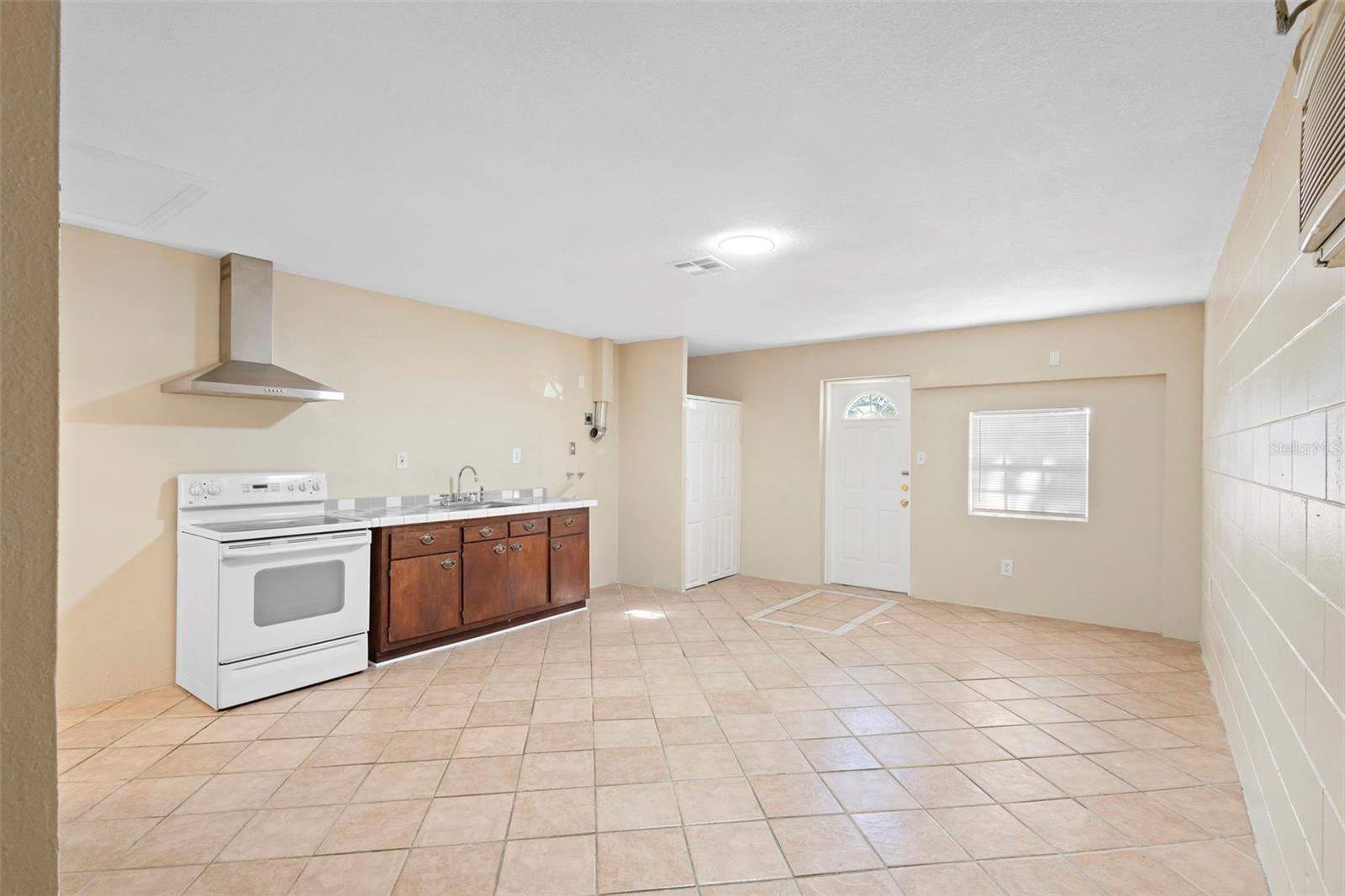 Image 19 of 39 For 7237 Willowwood Street