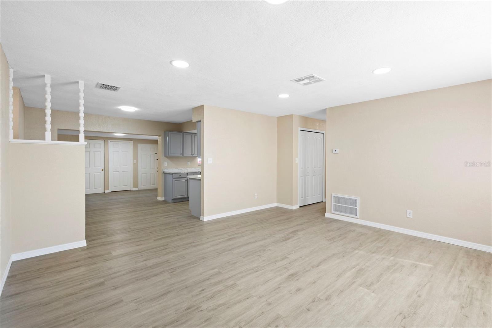 Image 2 of 39 For 7237 Willowwood Street