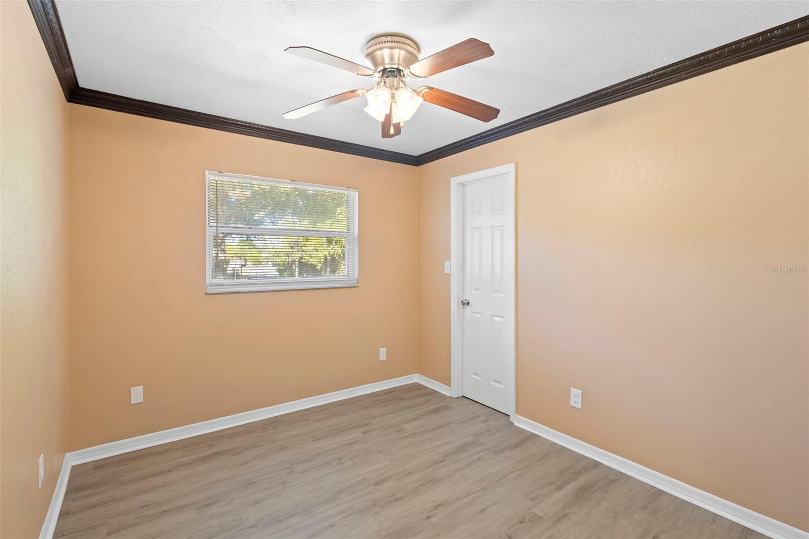 Image 25 of 39 For 7237 Willowwood Street