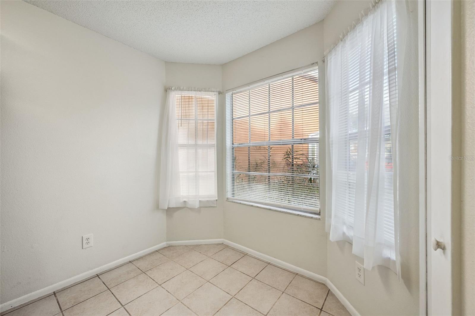 Image 7 of 17 For 2054 Waterleaf Street