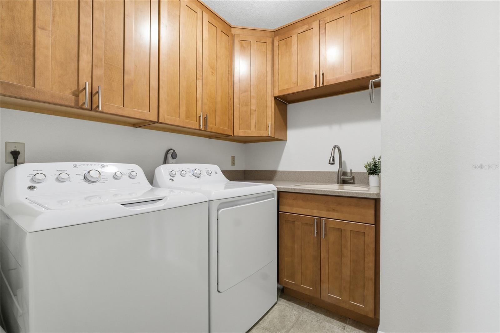 Image 16 of 26 For 1835 Jessica Court