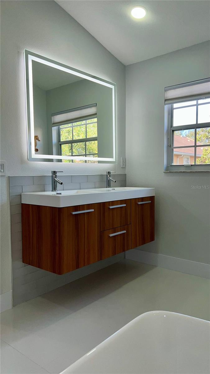 Image 5 of 41 For 1242 Fairway Drive