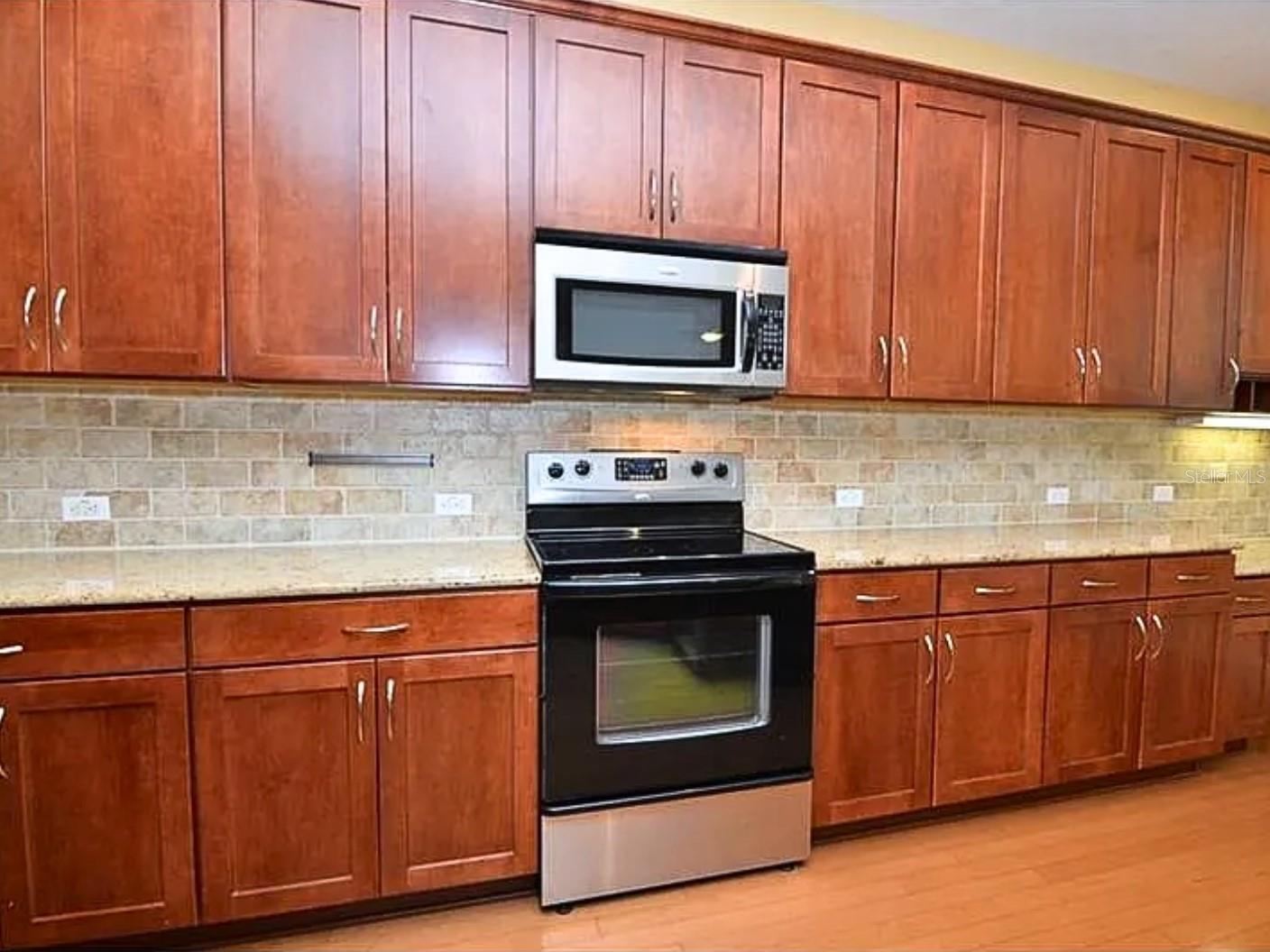 Image 10 of 17 For 652 Legacy Park Drive