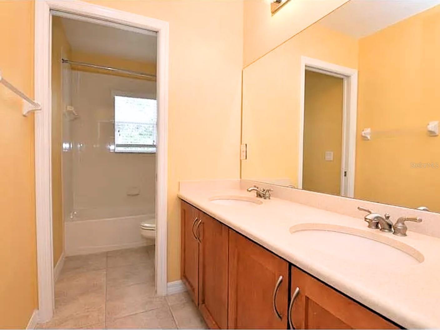 Image 12 of 17 For 652 Legacy Park Drive