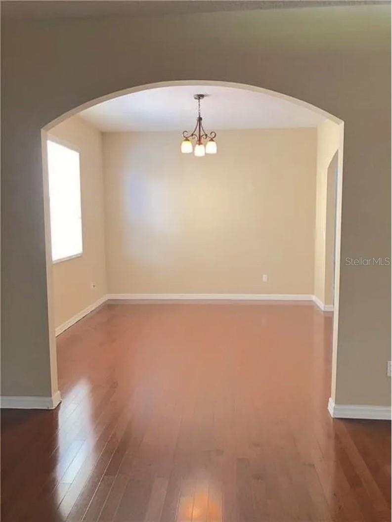 Image 5 of 17 For 652 Legacy Park Drive