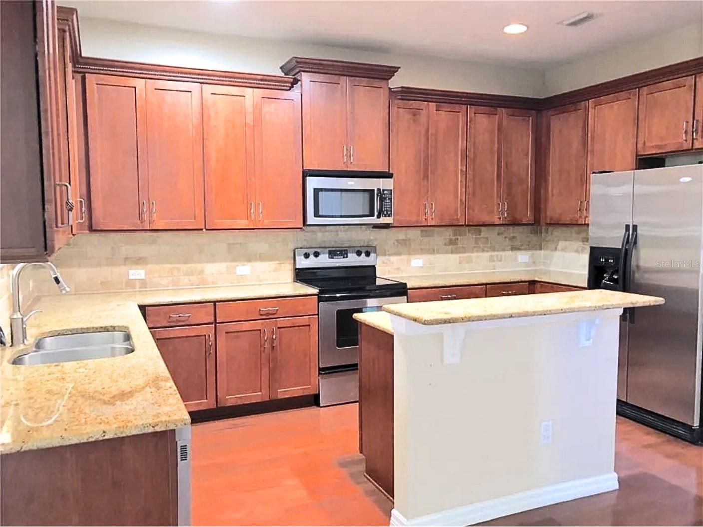 Image 8 of 17 For 652 Legacy Park Drive