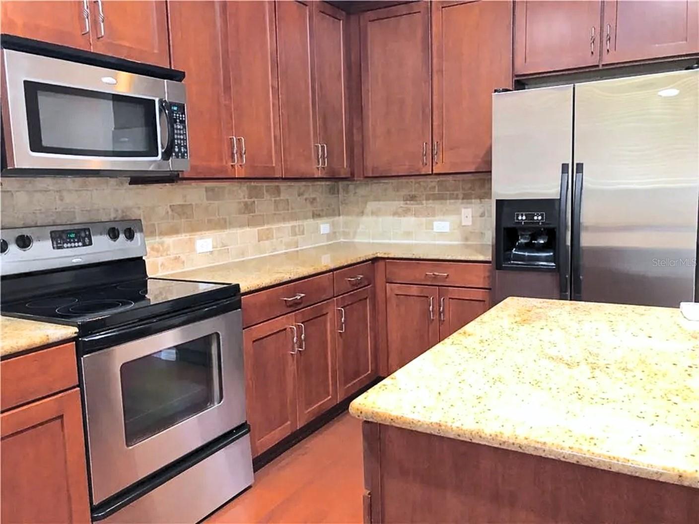 Image 9 of 17 For 652 Legacy Park Drive